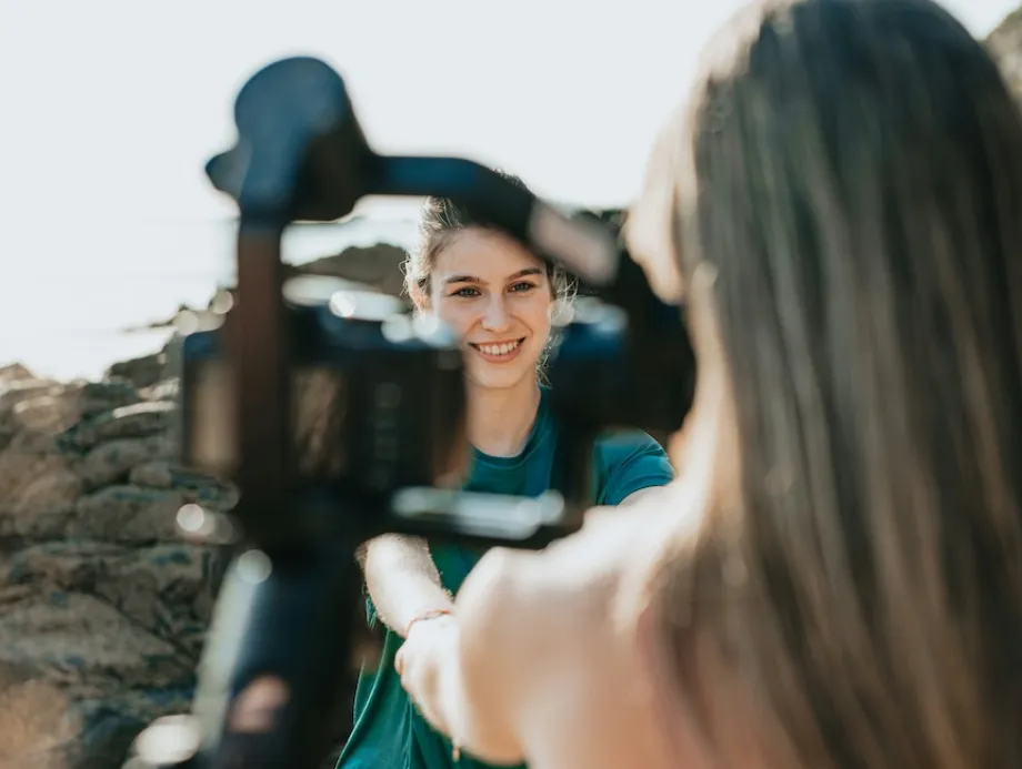 How Patricia Makes $8K a Month Selling Pictures on FetishFinder