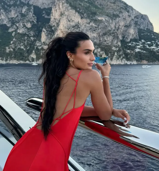 Isabela Grutman Age, Biography, Net Worth, Career & Lifestyle