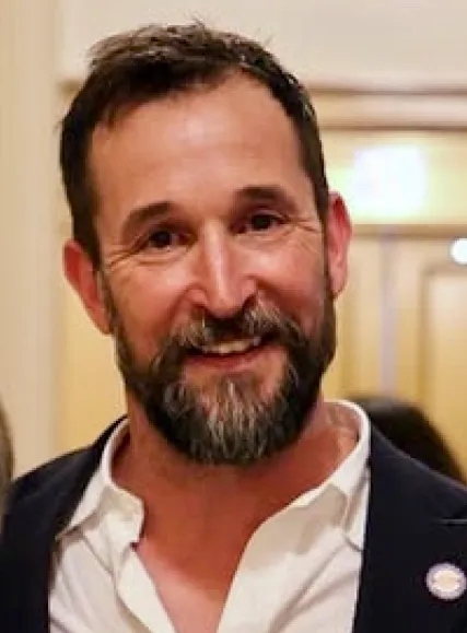 Noah Wyle Net Worth Shocking Wealth Revealed in 2025