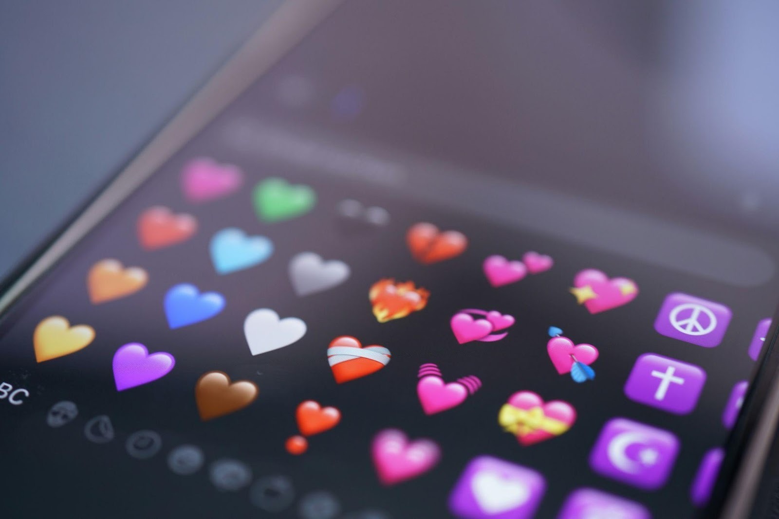 Modern Love In The Digital Age: Why We Catch Feelings Through Screens