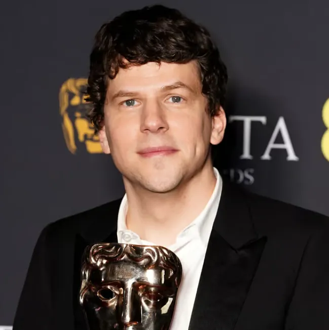 Jesse Eisenberg Height Revealing Facts About His Stature