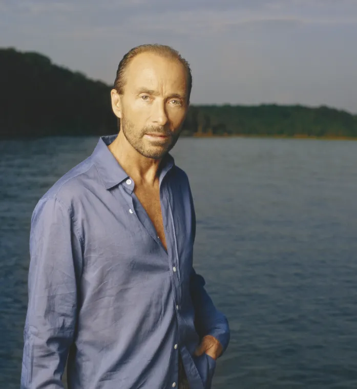 Lee Greenwood Age, Biography, Net Worth, Career, and More