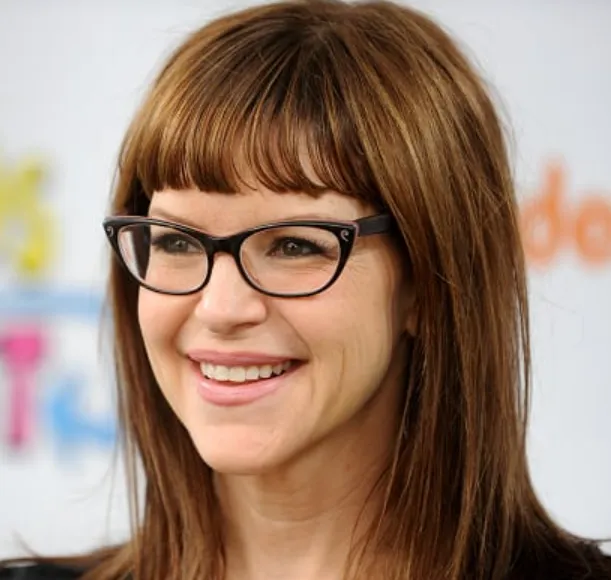 Lisa Loeb Net Worth Revealing Her Surprising Wealth Journey