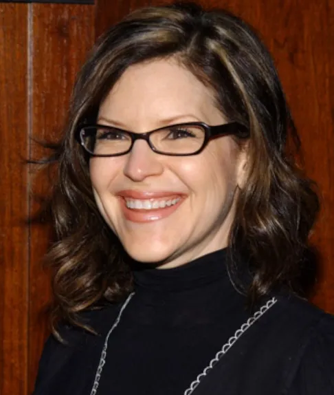 Lisa Loeb Net Worth Revealing Her Surprising Wealth Journey